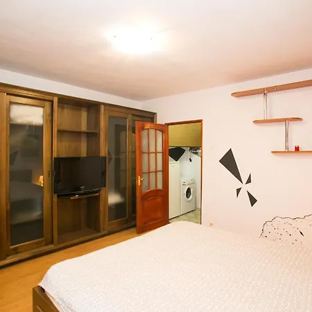 30 Bukarest