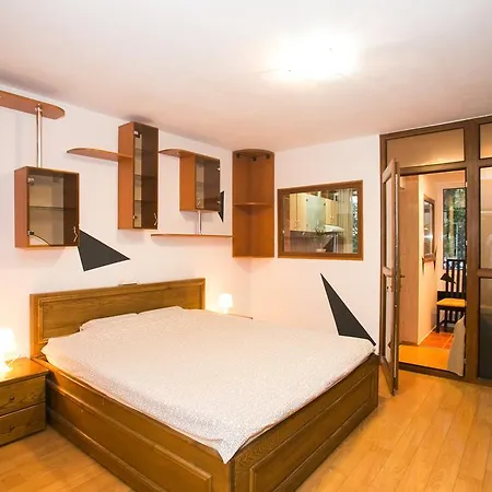 30 Apartment *