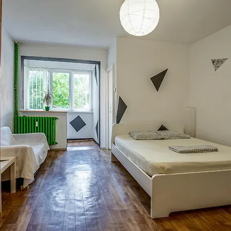 30 Apartment *