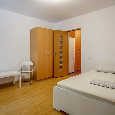 30 Apartment *