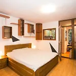 30 Apartman *